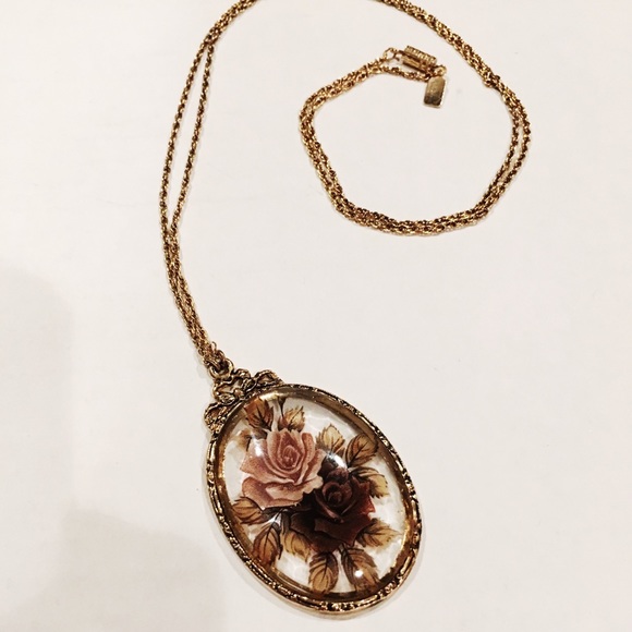 Vintage glass pendant necklace - Picture 2 of 2